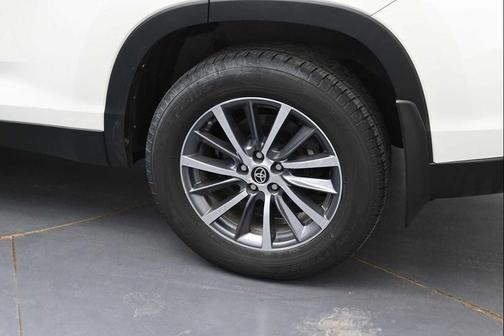 Blizzard Pearl 2019 Toyota Highlander XLE