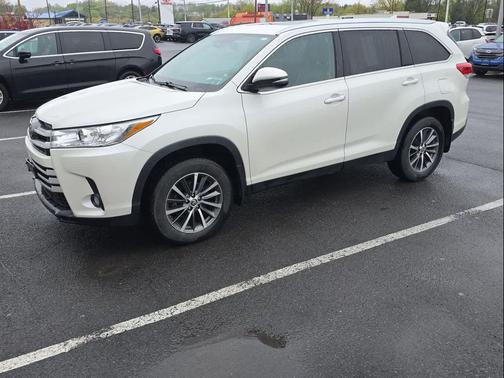 Blizzard Pearl 2019 Toyota Highlander XLE
