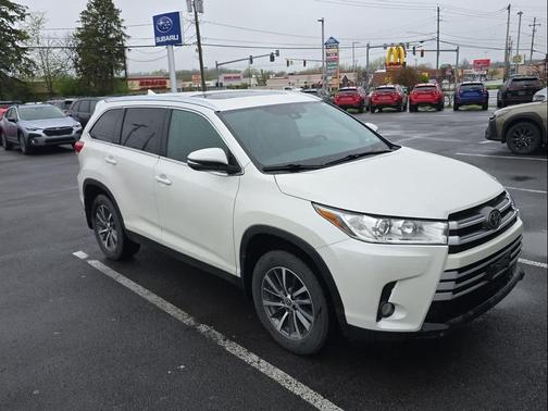 Blizzard Pearl 2019 Toyota Highlander XLE
