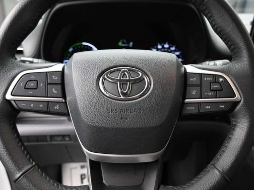 2023 Toyota Sienna XLE 7 Passenger