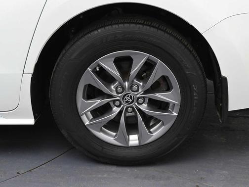 2023 Toyota Sienna XLE 7 Passenger
