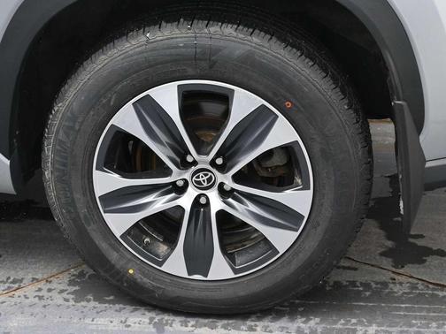 2024 Toyota Highlander Hybrid XLE