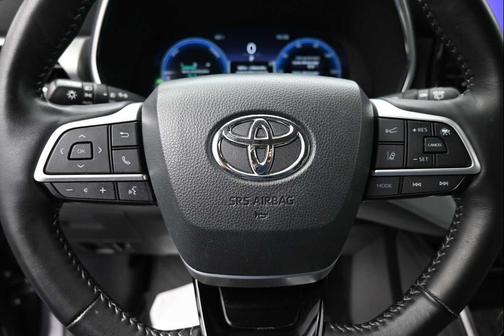 Magnetic Gray Metallic 2024 Toyota Highlander Hybrid Platinum