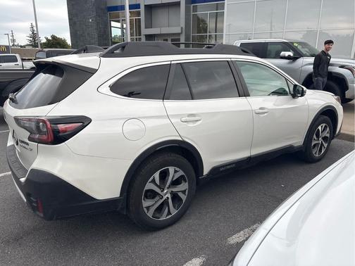 Crystal White Pearl 2020 Subaru Outback Limited