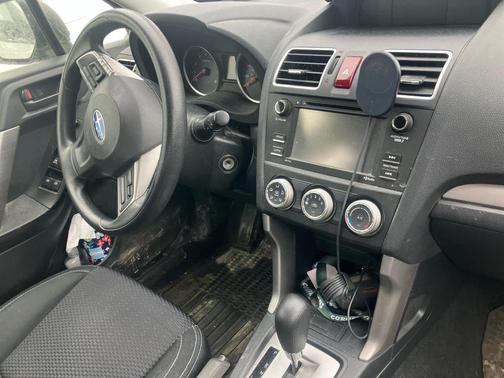 2016 Subaru Forester 2.5i