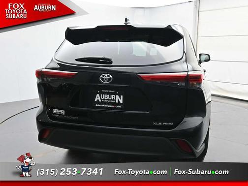 Midnight Black Metallic 2023 Toyota Highlander XLE