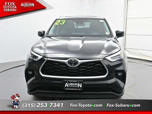 Midnight Black Metallic 2023 Toyota Highlander XLE