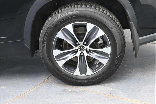Midnight Black Metallic 2023 Toyota Highlander XLE