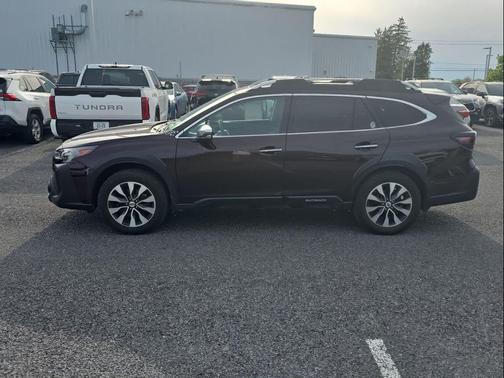 Dark Mahogany Pearl 2023 Subaru Outback Touring