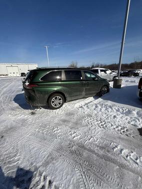 2023 Toyota Sienna Platinum