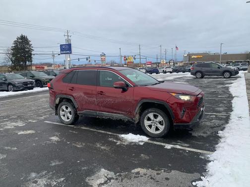 2021 Toyota RAV4 XLE