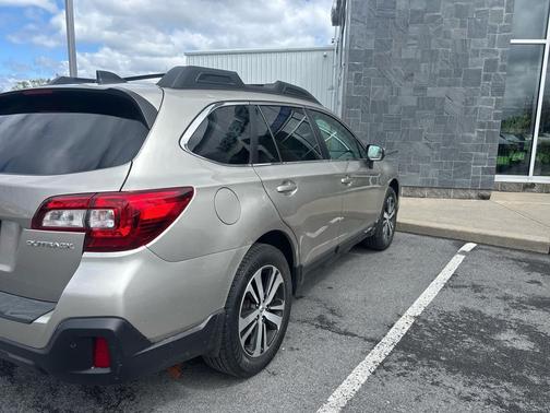 Tungsten Metallic 2019 Subaru Outback 2.5i Limited