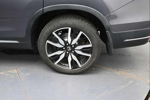 Modern Steel Metallic 2021 Honda Pilot Touring 8-Passenger