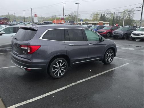 Modern Steel Metallic 2021 Honda Pilot Touring 8-Passenger