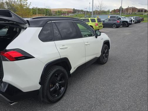 Blizzard Pearl w/Black Roof 2019 Toyota RAV4 Hybrid SE