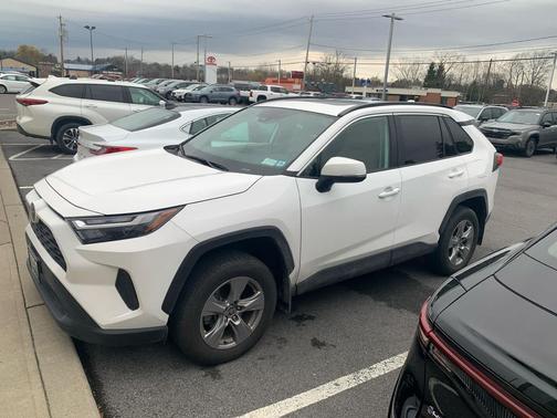 2023 Toyota RAV4 XLE