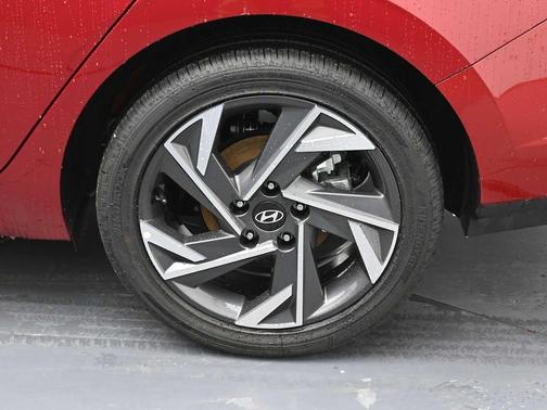 2025 Hyundai ELANTRA HEV SEL Sport