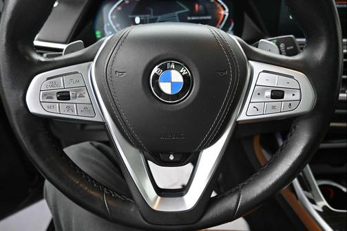 Black Sapphire Metallic 2021 BMW X7 xDrive40i