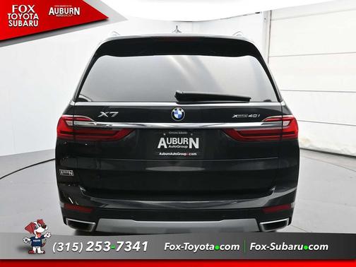 Black Sapphire Metallic 2021 BMW X7 xDrive40i