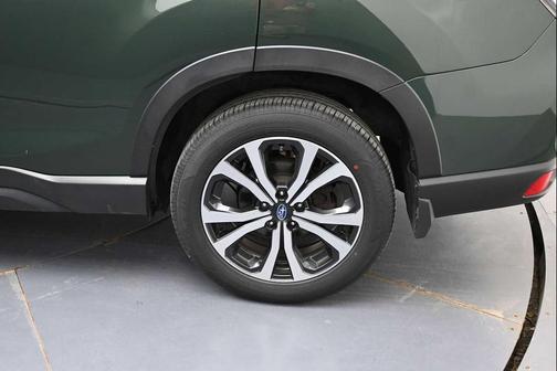 Cascade Green Silica 2023 Subaru Forester Limited