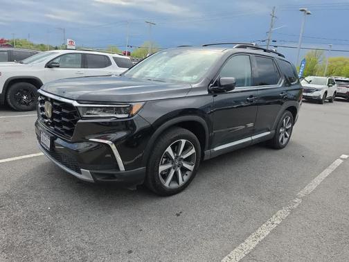 Crystal Black Pearl 2025 Honda Pilot Elite