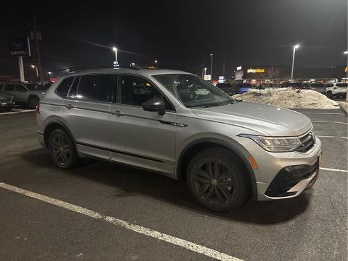 2022 Volkswagen Tiguan 2.0T SE R-Line Black 4MOTION