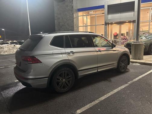 2022 Volkswagen Tiguan 2.0T SE R-Line Black 4MOTION