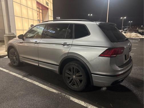 2022 Volkswagen Tiguan 2.0T SE R-Line Black 4MOTION