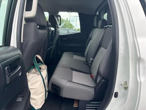 Super White 2017 Toyota Tundra SR