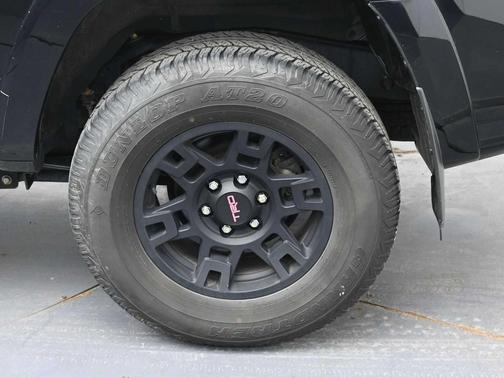 Midnight Black Metallic 2024 Toyota 4Runner TRD Off Road Premium