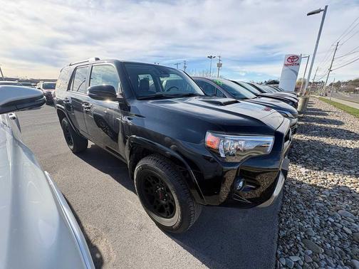 Midnight Black Metallic 2024 Toyota 4Runner TRD Off Road Premium