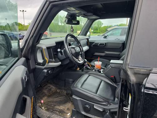 SHADOW BLACK 2022 Ford Bronco Badlands