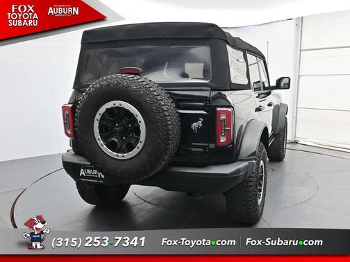 SHADOW BLACK 2022 Ford Bronco Badlands