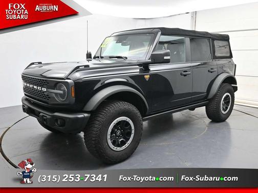 SHADOW BLACK 2022 Ford Bronco Badlands