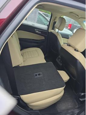BURGUNDY VELVET MET TINT CC 2020 Ford Edge SEL