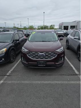 BURGUNDY VELVET MET TINT CC 2020 Ford Edge SEL