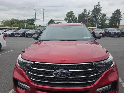 Rapid Red Metallic Tinted Clearcoat 2023 Ford Explorer XLT