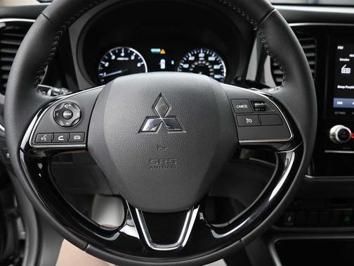 2020 Mitsubishi Outlander SE