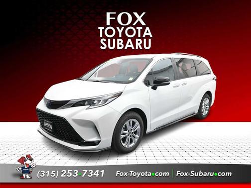 Wind Chill Pearl 2023 Toyota Sienna XSE 7 Passenger