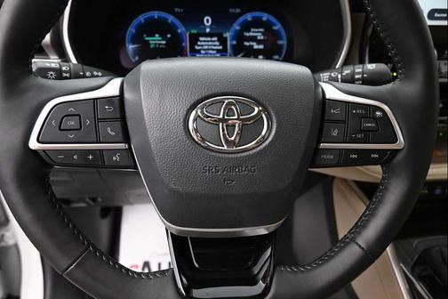 Wind Chill Pearl 2025 Toyota Highlander Limited