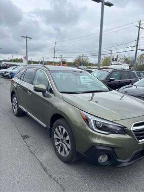 Wilderness Green Metallic 2019 Subaru Outback 3.6R Touring