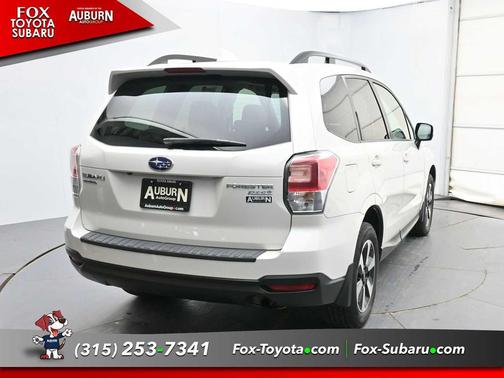 Crystal White Pearl 2017 Subaru Forester 2.5i Premium