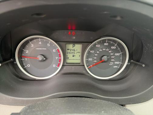 Crystal White Pearl 2017 Subaru Forester 2.5i Premium