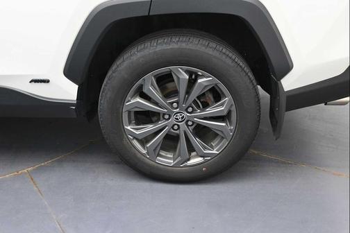 Blizzard Pearl 2022 Toyota RAV4 Hybrid XLE Premium