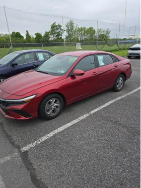 Ultimate Red 2025 Hyundai ELANTRA SE