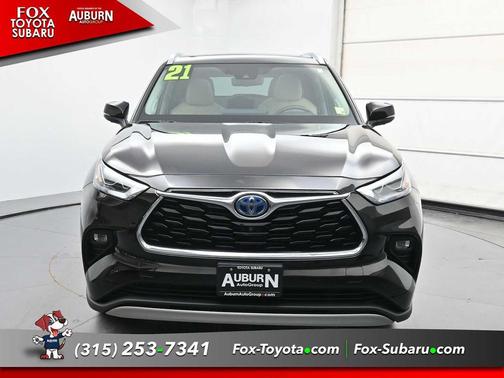 Opulent Amber 2021 Toyota Highlander Hybrid Platinum