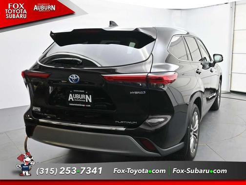 Opulent Amber 2021 Toyota Highlander Hybrid Platinum