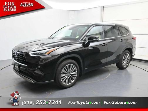 Opulent Amber 2021 Toyota Highlander Hybrid Platinum