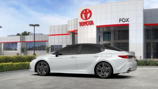 Wind Chill Pearl w/Midnight Black Metallic Roof 2026 Toyota Camry XSE