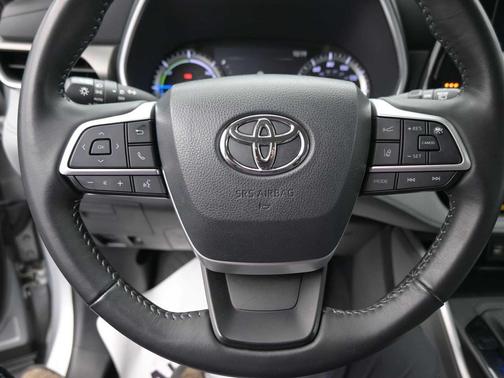 2023 Toyota Highlander Hybrid XLE